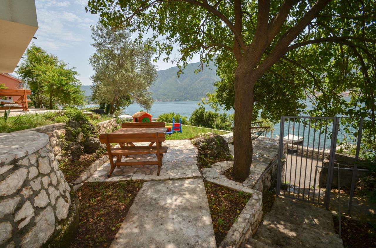 Guesthouse Grotta Di Nicola Cattaro Esterno foto