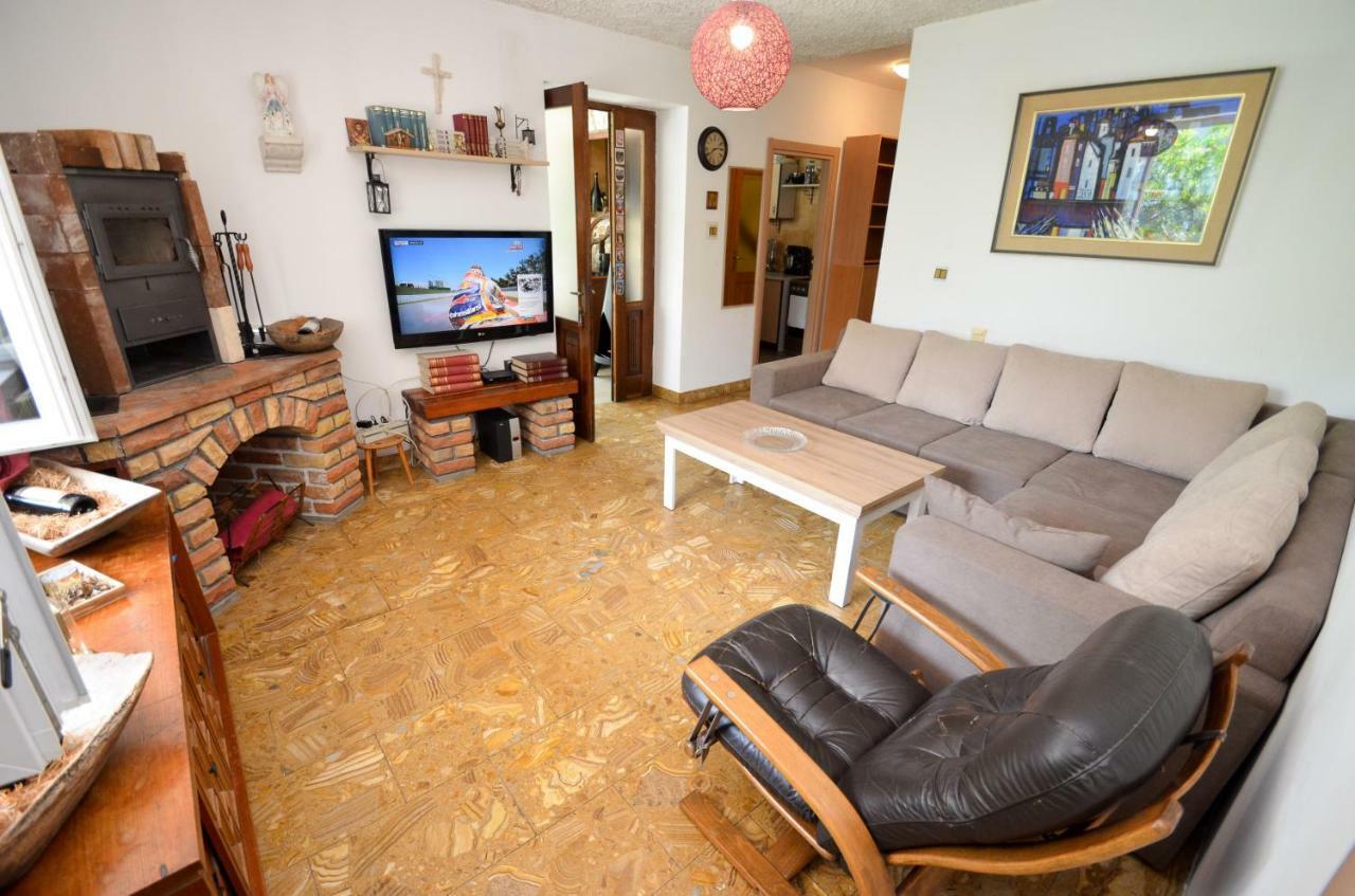 Guesthouse Grotta Di Nicola Cattaro Esterno foto