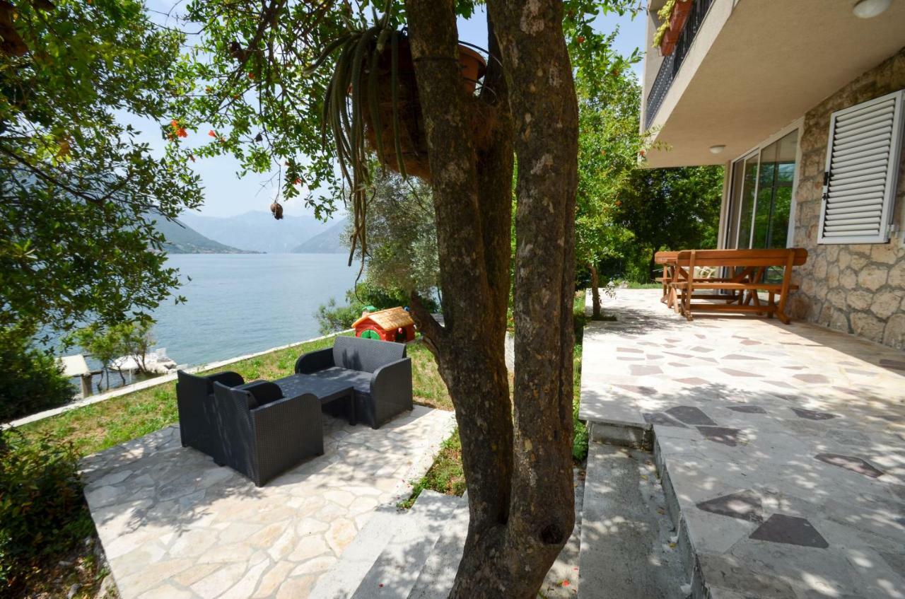 Guesthouse Grotta Di Nicola Cattaro Esterno foto