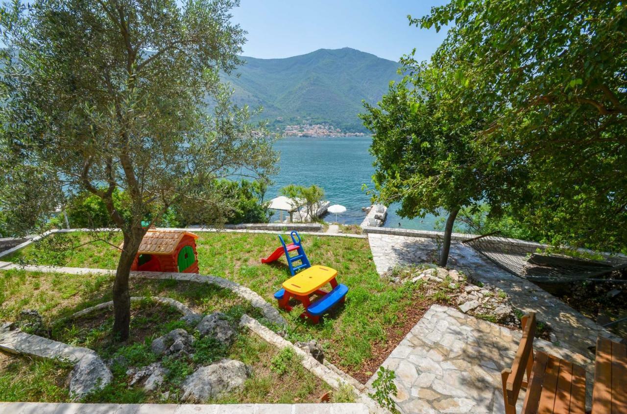 Guesthouse Grotta Di Nicola Cattaro Esterno foto